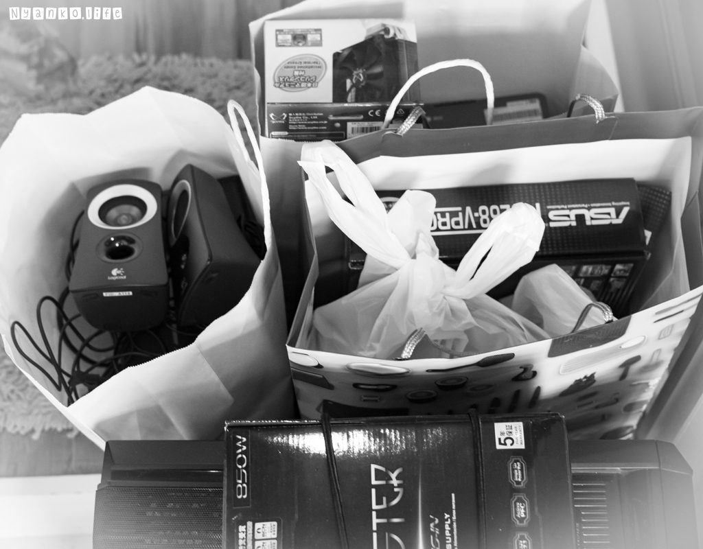 パソコンが分解された姿。