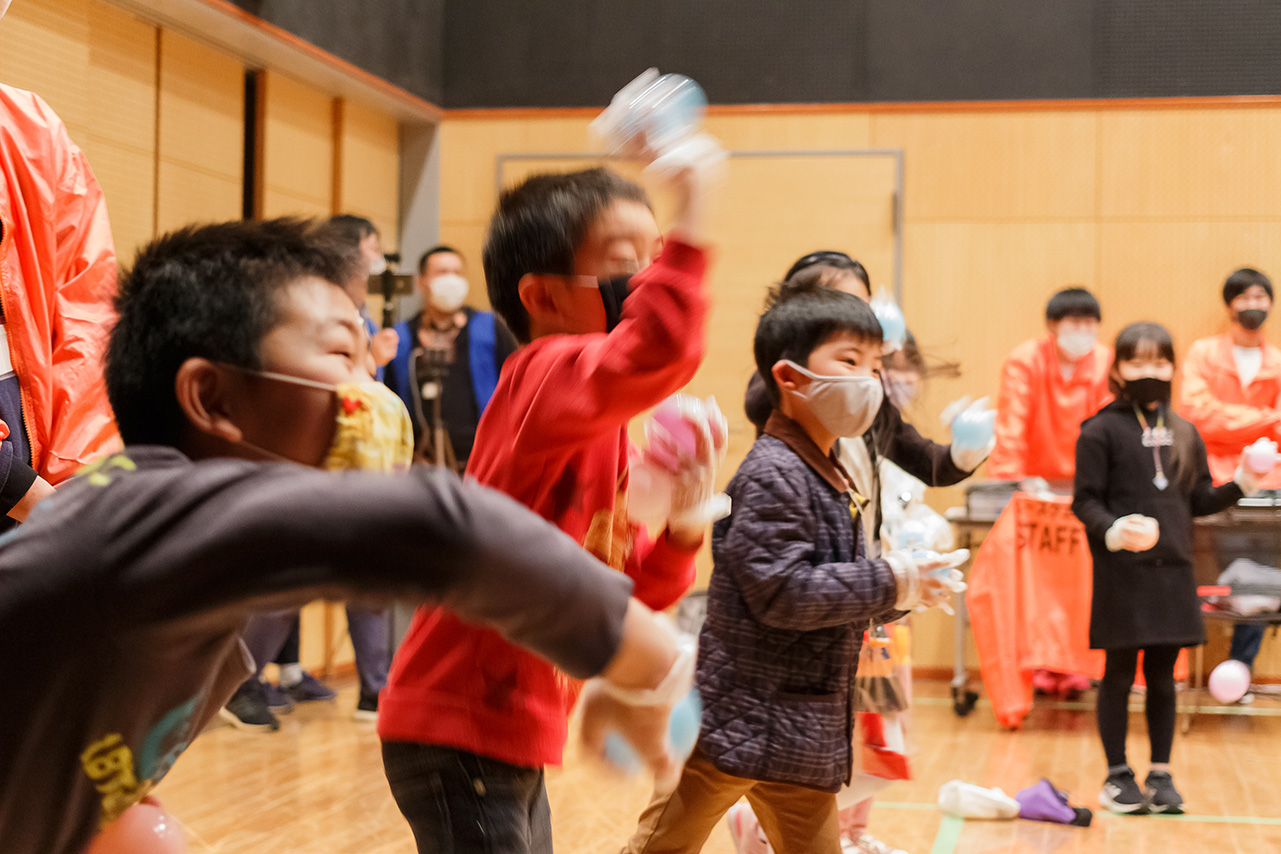 写真：20210307まるフェス_小学生向け_玉入れ01