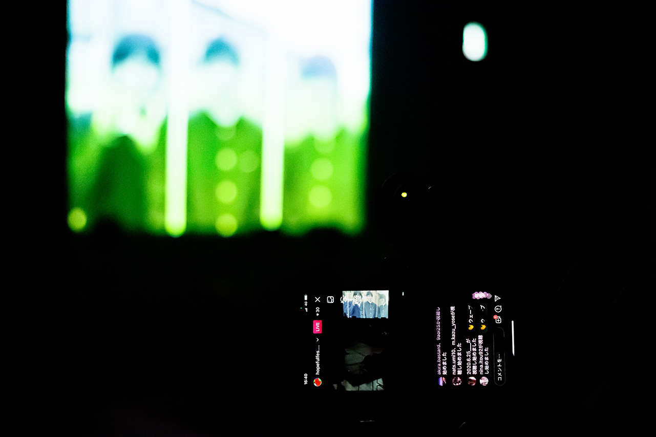 写真：20210321_hopefulfes_2nd_ライブ配信デバイスと遠景