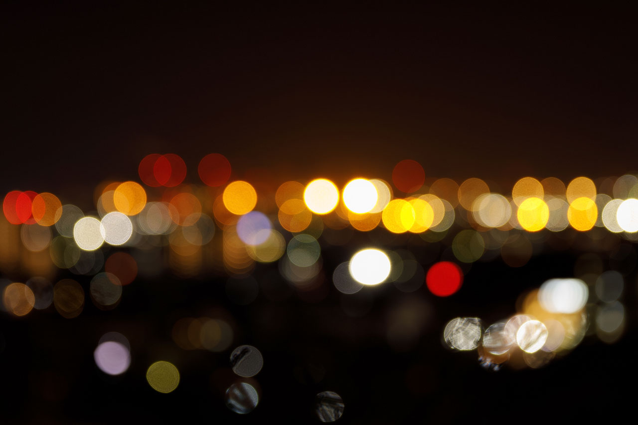 作品：そら：街明かりのビーズが浮かぶ夜空